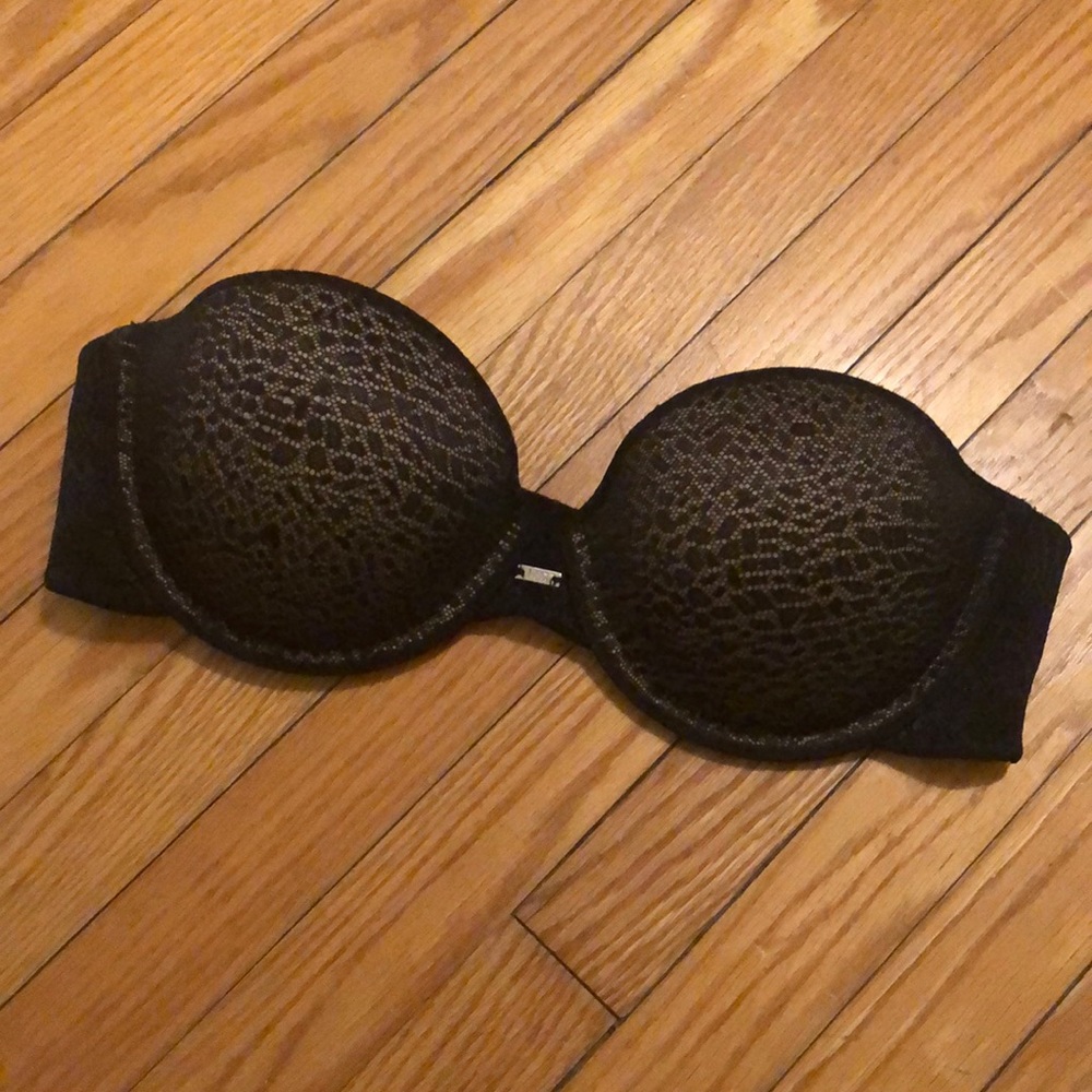 Strapless bra; 34B